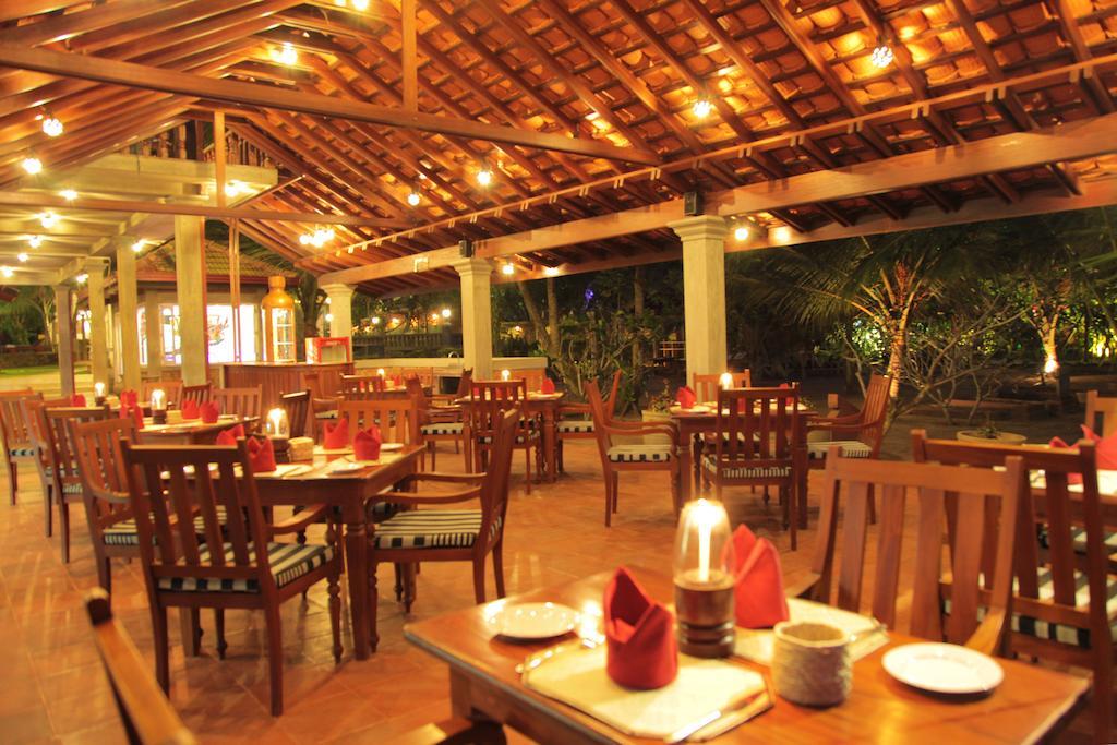 Wunderbar Beach Hotel Bentota Exterior photo